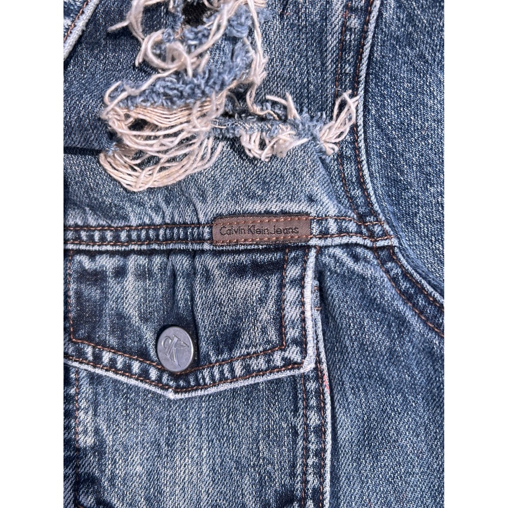 Calvin Klein Jeans Distressed Shredded Denim Trucker Jacket Medium Wash vintage - Picture 3 of 10